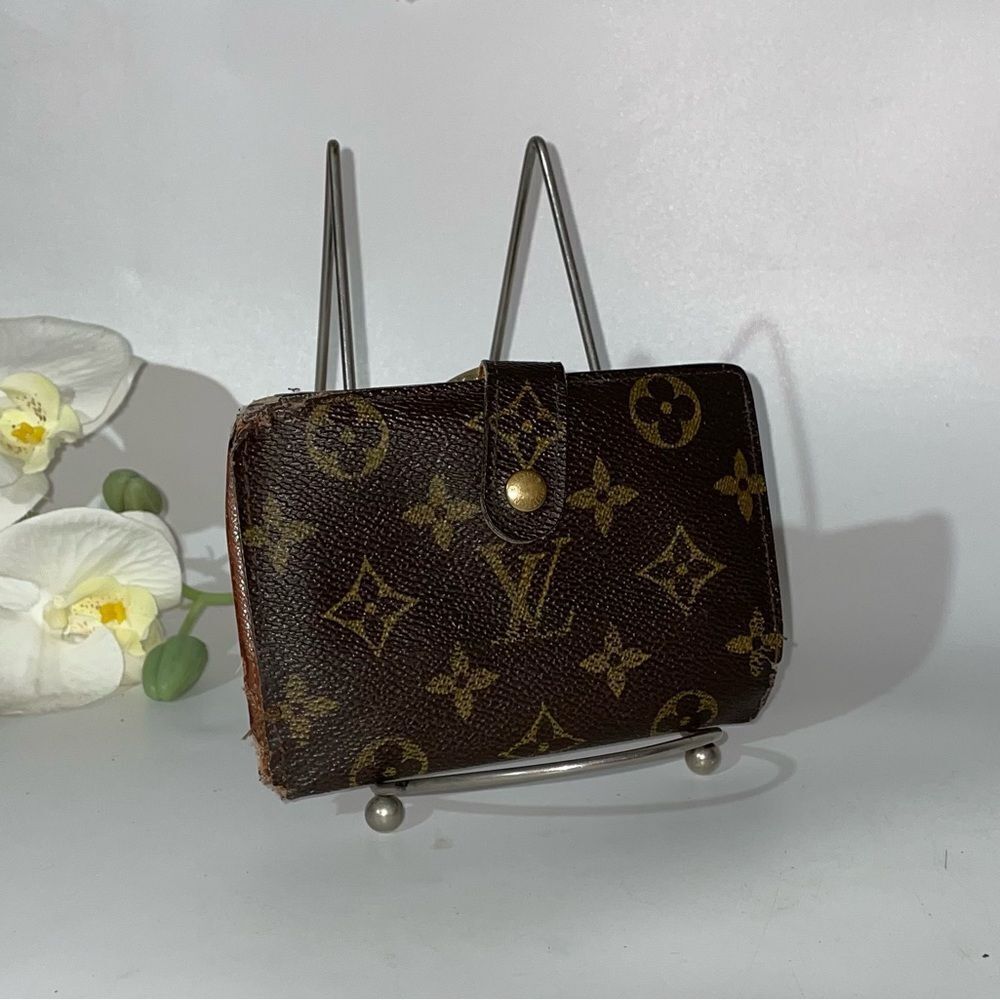 Authentic Louis Vuitton Monogram Kisslock Wallet
